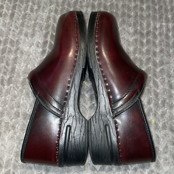 Bjork Swedish Comfort Brown Patent Leather Clogs.  Size EU‎ 45/46 - US 11/12. main image 9